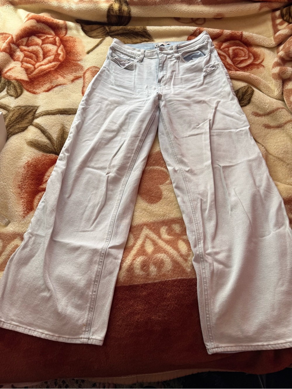 SO Wide-Leg Jeans in Light Blue